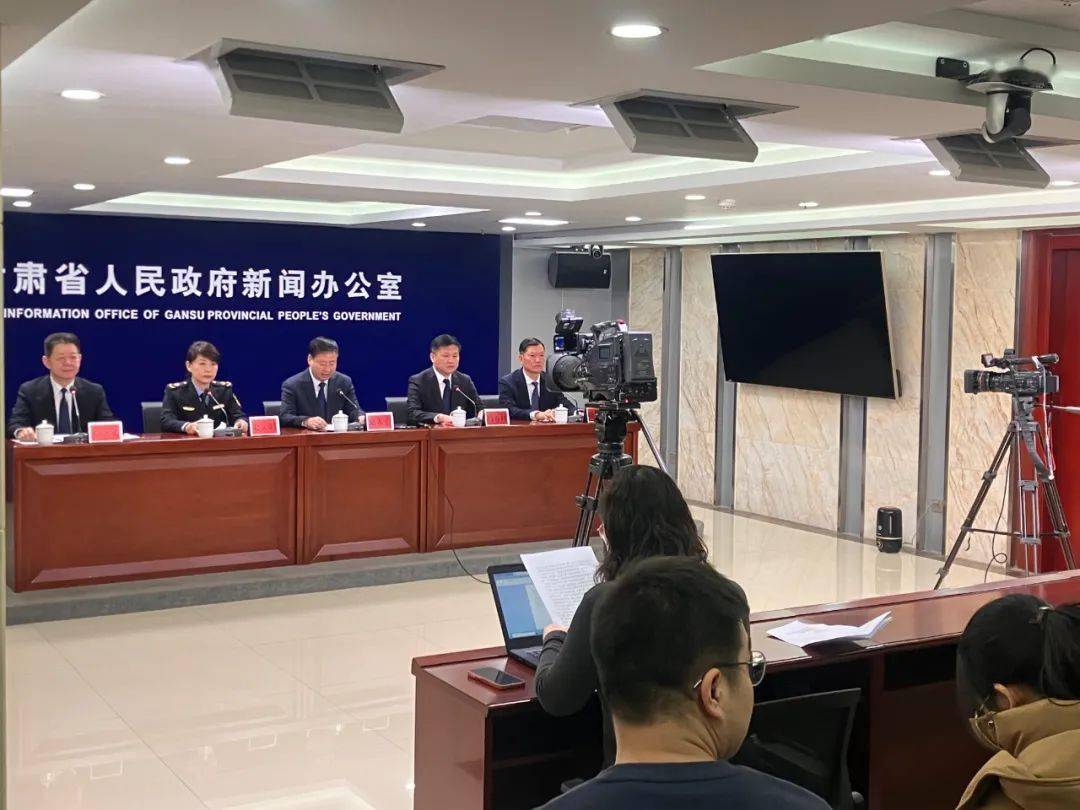 政府最新动态，小巷深处的独特风味小店等你来探索！